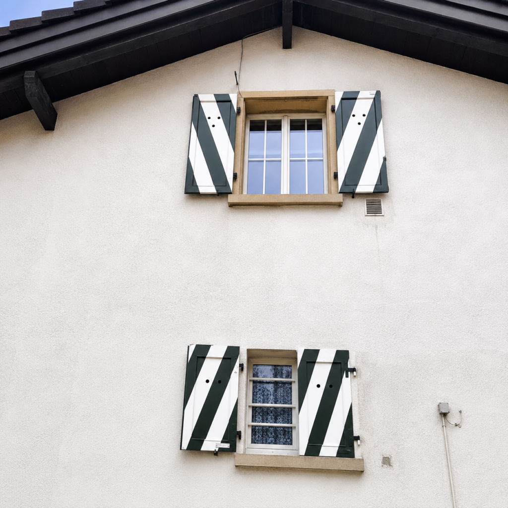 Fensterläden mit hochwertiger Folierung
